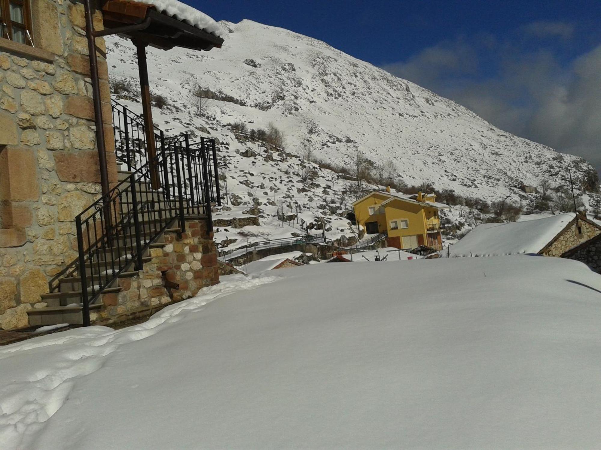 Apartamentos Rurales El Tio Pablo Picos De Europa Tresviso ภายนอก รูปภาพ